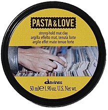 Fragrances, Perfumes, Cosmetics Mattifying Strong Hold Hair Clay - Davines Pasta & Love Strong-Hold Mat Clay