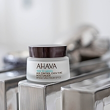 Rejuvenating & Moisturizing Even Skin Tone Cream SPF20 - Ahava Age Control Even Tone Moisturizer Broad — photo N6