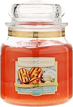 Fragrances, Perfumes, Cosmetics Scented Candle in Jar - Yankee Candle Grilled Peaches & Vanilla