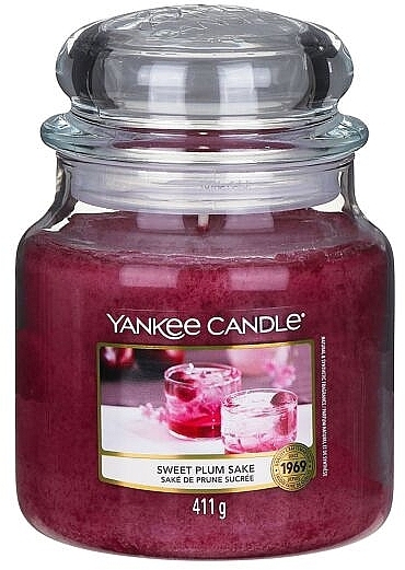 Scented Candle in Jar - Yankee Candle Sweet Plum Sake Candle — photo N1