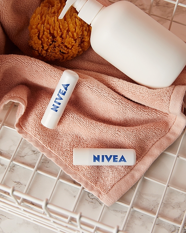 Lip Balm "Med Repair" - NIVEA Med Repair Lip Care SPF15 — photo N4