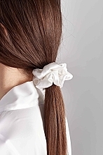 Natural Silk Scrunchie Set, M size, white - de Lure Scrunchie Set — photo N13