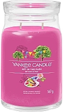 Scented Candle in Jar 'Art In The Park', 2 wicks - Yankee Candle Singnature — photo N1