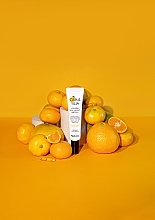 GIFT! Ampoule Face Serum with Yuzu Extract - FarmStay Citrus Yuja Vitalizing Rich Therapy Ampoule — photo N3