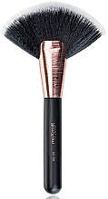 Fragrances, Perfumes, Cosmetics Fan Brush MB-192 - MaxMar Soft Touch