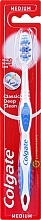 Classic Health Toothbrush, medium, white-blue 2 - Colgate Classic Deep Clean — photo N1