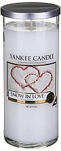 Scented Candle in Glass - Yankee Candle Snow In Love — photo N4