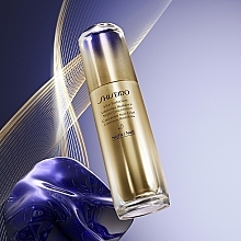 Night Face Concentrate - Shiseido Vital Perfection LiftDefine Radiance Night Concentrate — photo N3