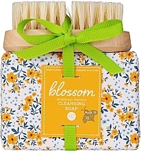 Fragrances, Perfumes, Cosmetics Set - Accentra Blossom Nail Brush Hand Care Set (soap/100g + brush/1pcs)