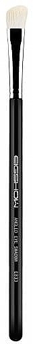 Makeup Brush E833 - Eigshow Beauty Angled Eye Shadow — photo N1